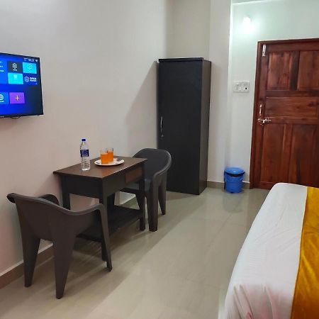 Om Baga Residency Hotel Exterior foto