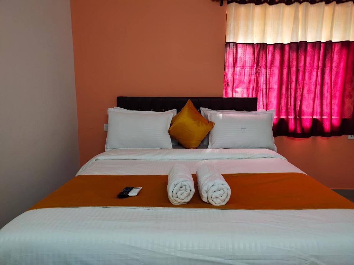 Om Baga Residency Hotel Exterior foto